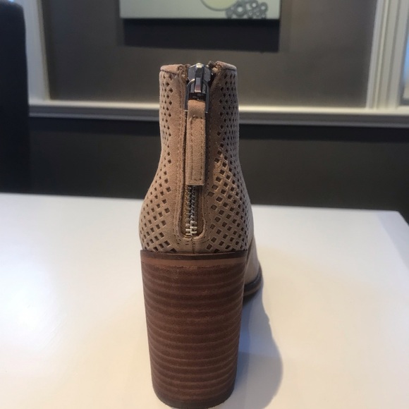 Steve Madden Light Brown Leather Booties - Picture 5 of 5